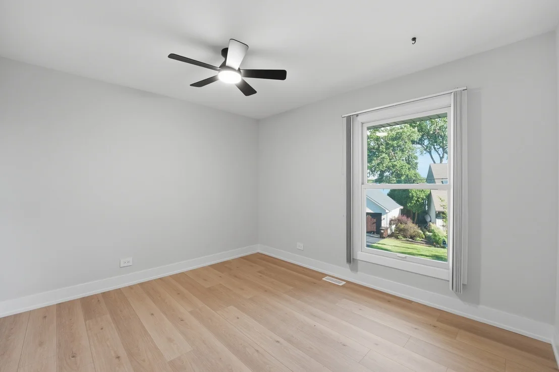 Photo of 136 edgewater Drive