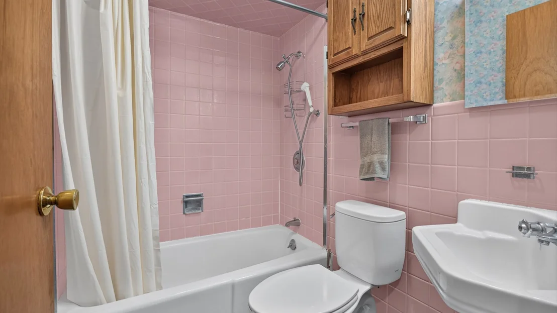 Photo of 305 Centennial Avenue