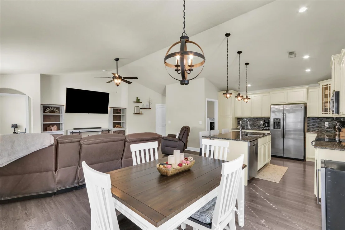 Photo of 407 Bardeen Lane
