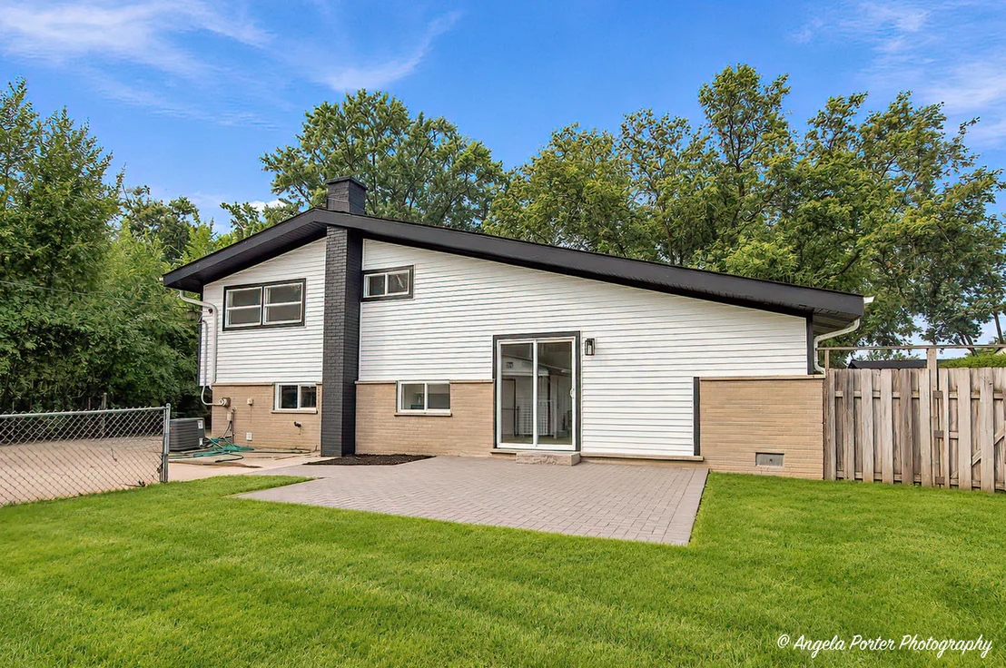 Photo of 2929 Central Road
