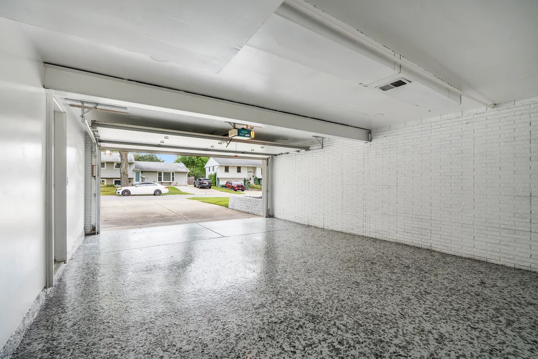 Photo of 669 White Pine Road