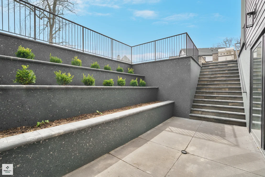 Photo of 390 Forest Edge Drive