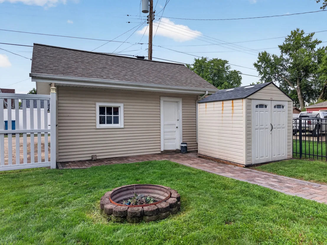 Photo of 1456 Birchlawn Place