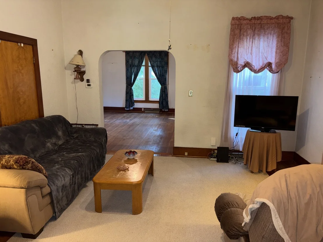 Photo of 211 N Seminary Street