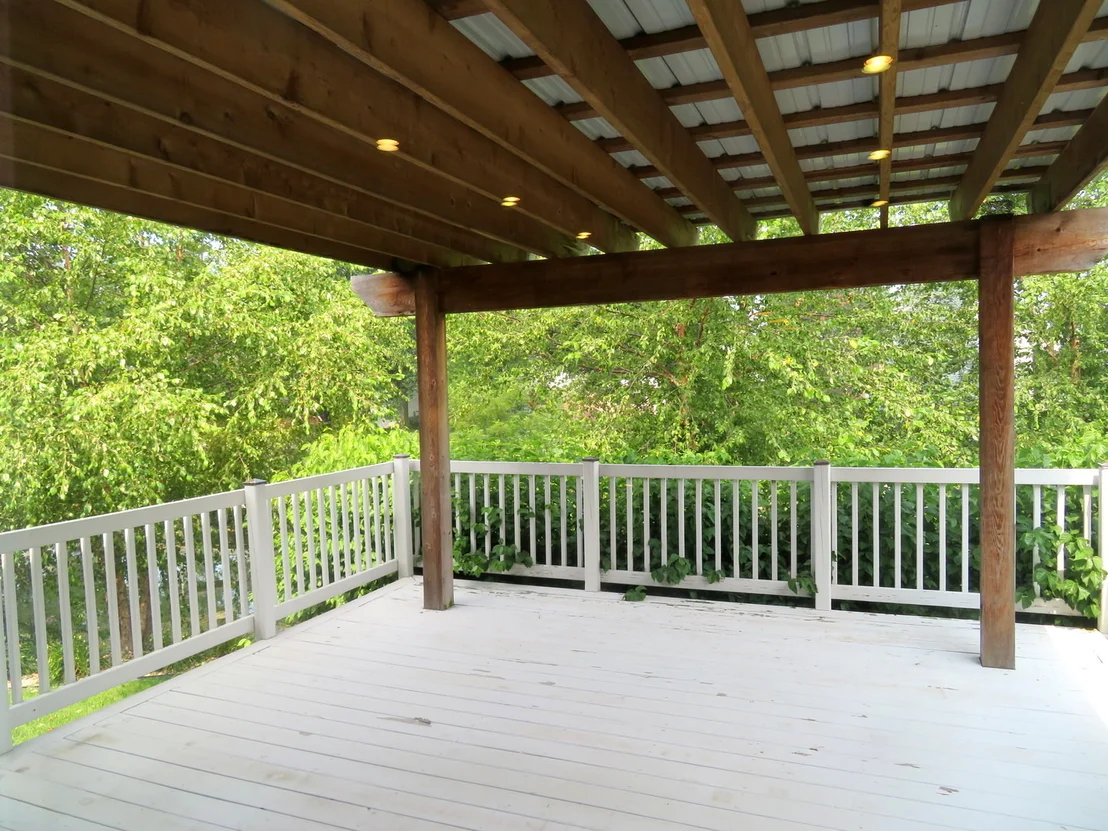 Photo of 1428 Lakeside Lane