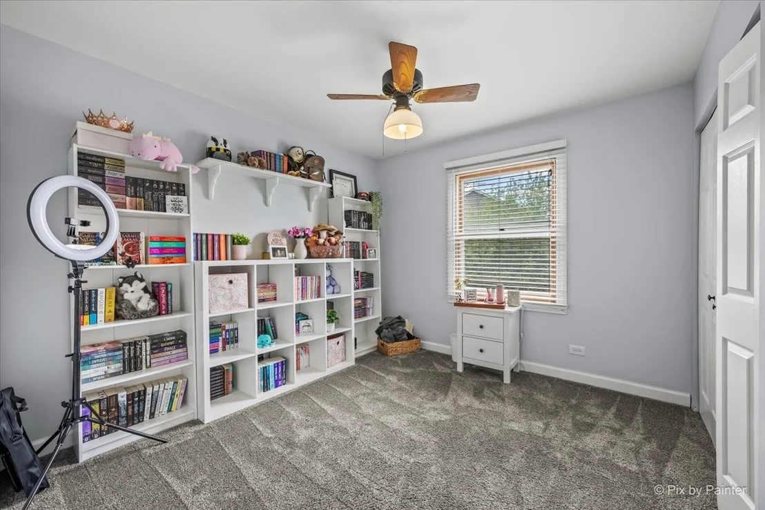 Photo of 658 WAINSFORD Drive