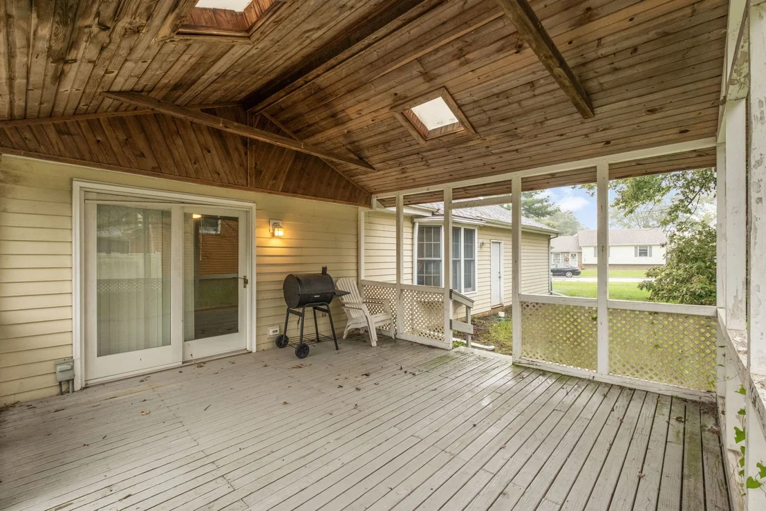 Photo of 944 Carol Lane