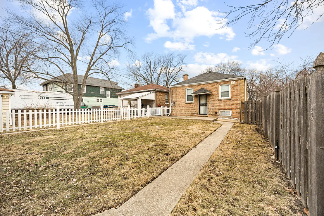 Photo of 101 W 113th Place
