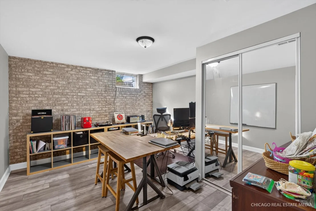 Photo of 465 N Shady Oaks Drive