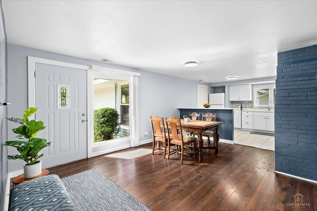 Photo of 231 Webster Lane