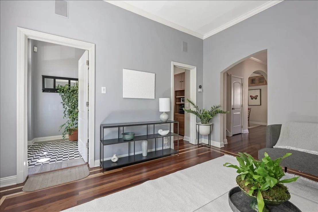 Photo of 1332 W School Street