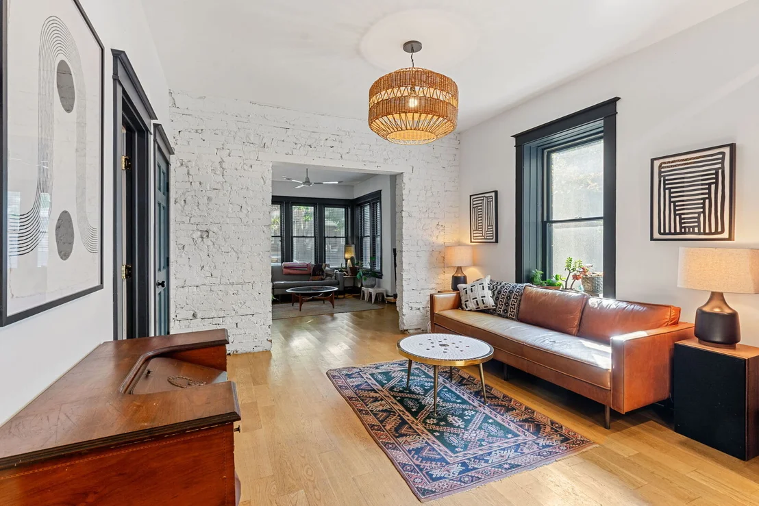 Photo of 2522 N Springfield Avenue