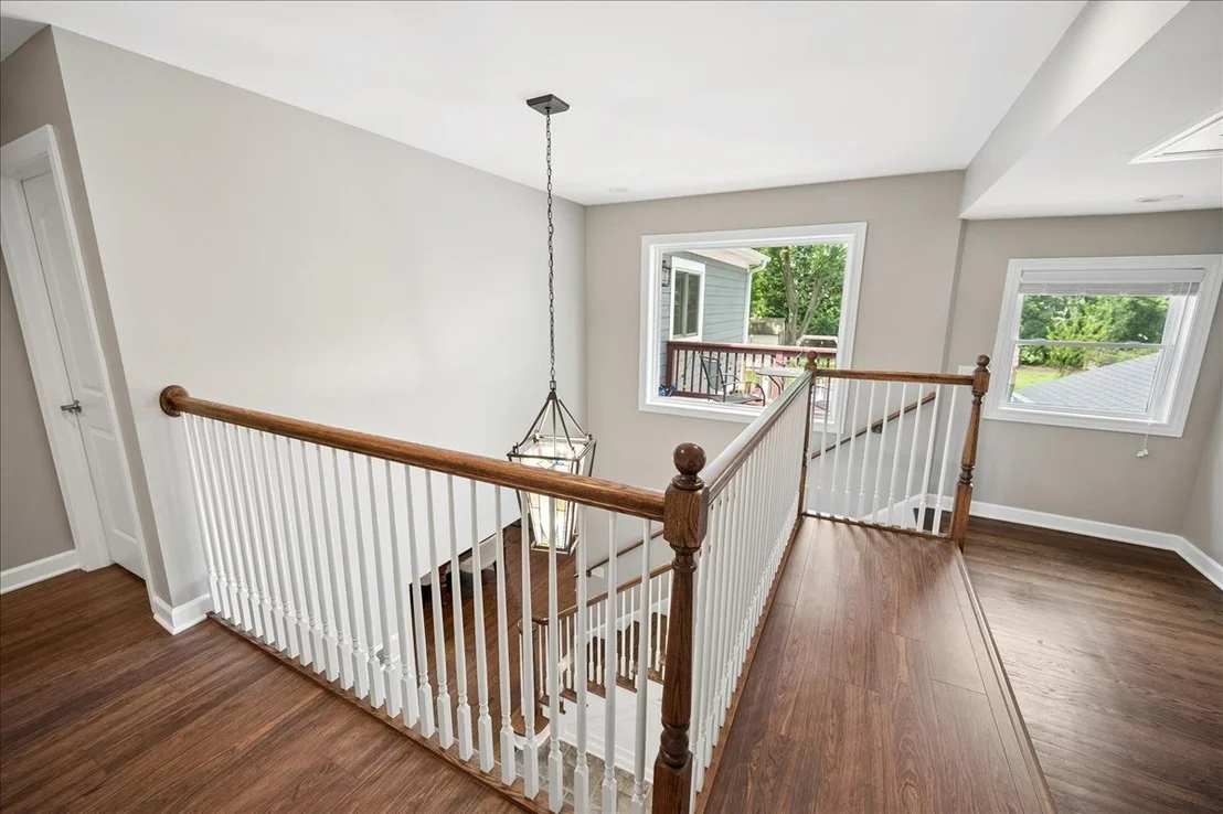 Photo of 586 Earl Drive