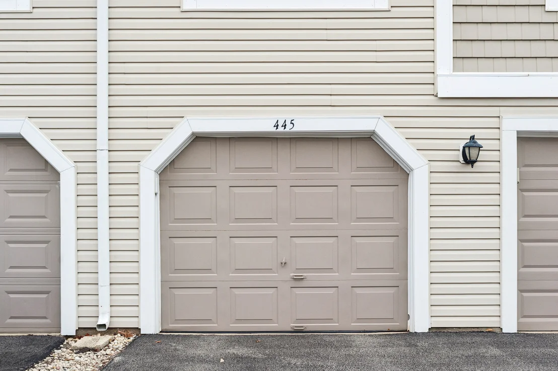 Photo of 445 Le Parc Circle