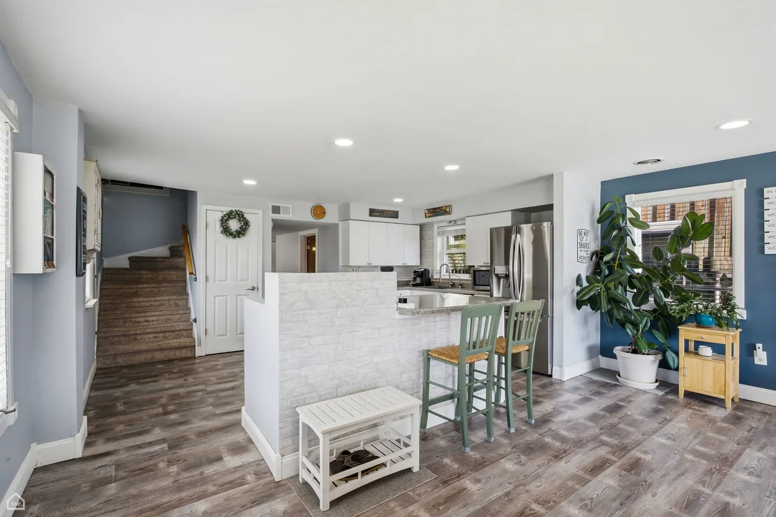 Photo of 4400 Riverside Drive