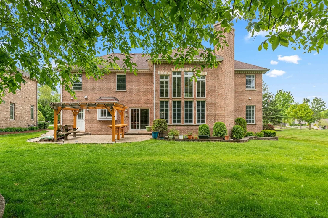 Photo of 281 N Forest Drive