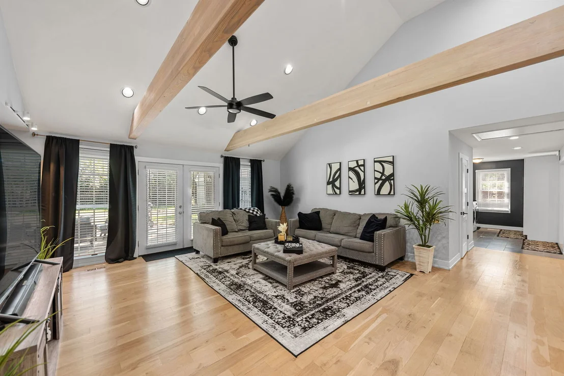 Photo of 1195 Longmeadow Road