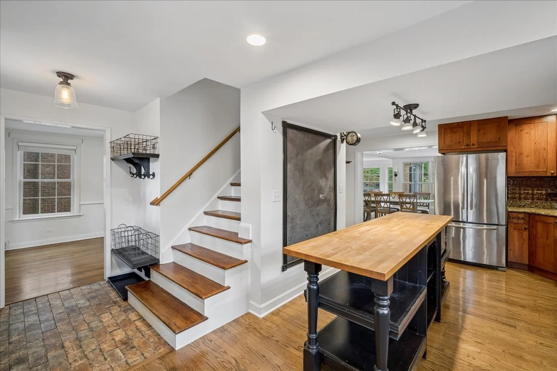 Photo of 1815 Oak Avenue
