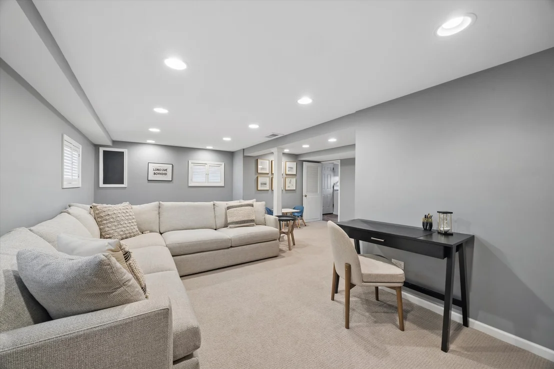 Photo of 258 Crest Road