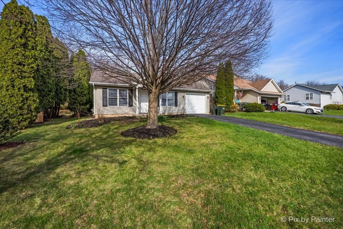 Photo of 705 Hawthorne Lane