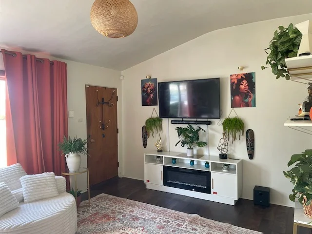 Photo of 671 River Drive