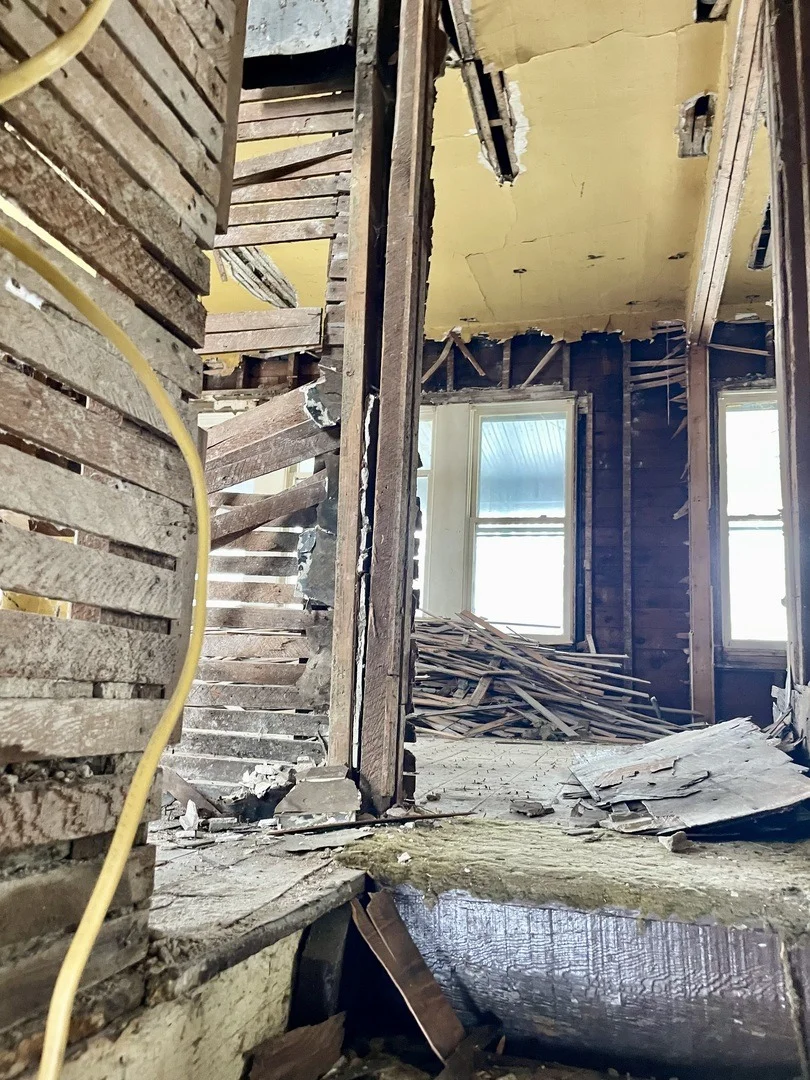 Photo of 344 W Everett Street