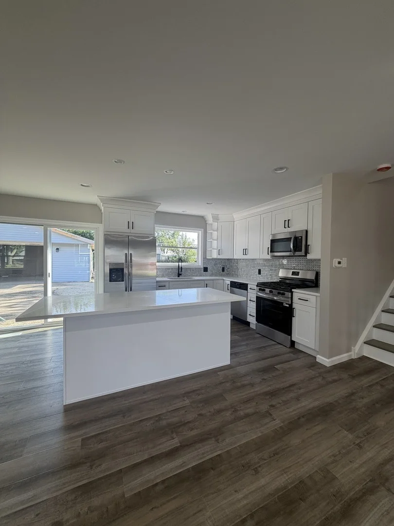 Photo of 547 Redwood Road