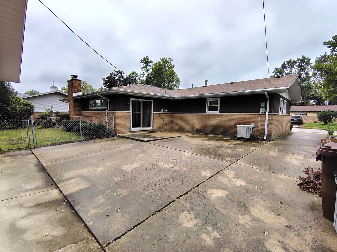 Photo of 15017 Sunset Avenue