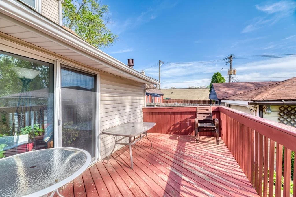 Photo of 1431 N Hillside Avenue