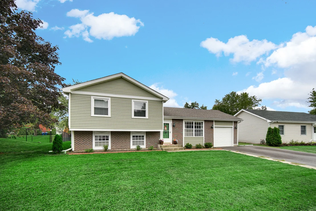Photo of 951 SURF Court