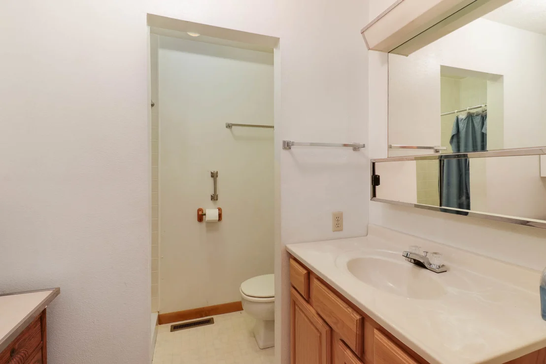Photo of 1109 W 4th Street
