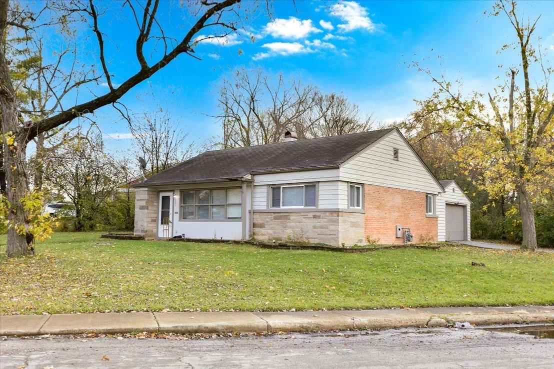 Photo of 321 ONARGA Street