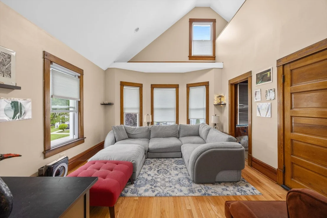 Photo of 4029 Amelia Avenue