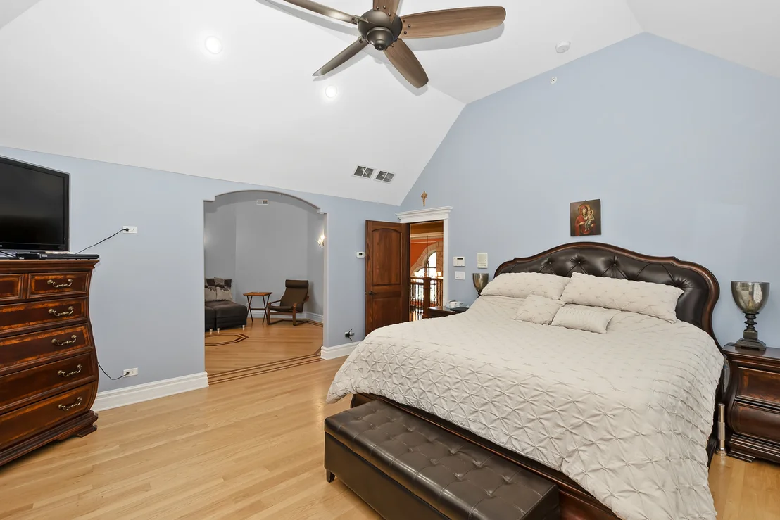 Photo of 2319 Douglas Avenue