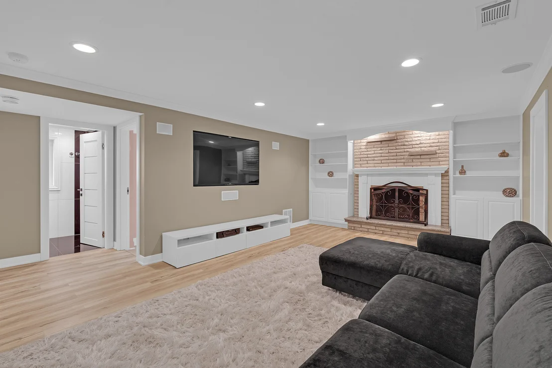 Photo of 210 W Pickwick Road