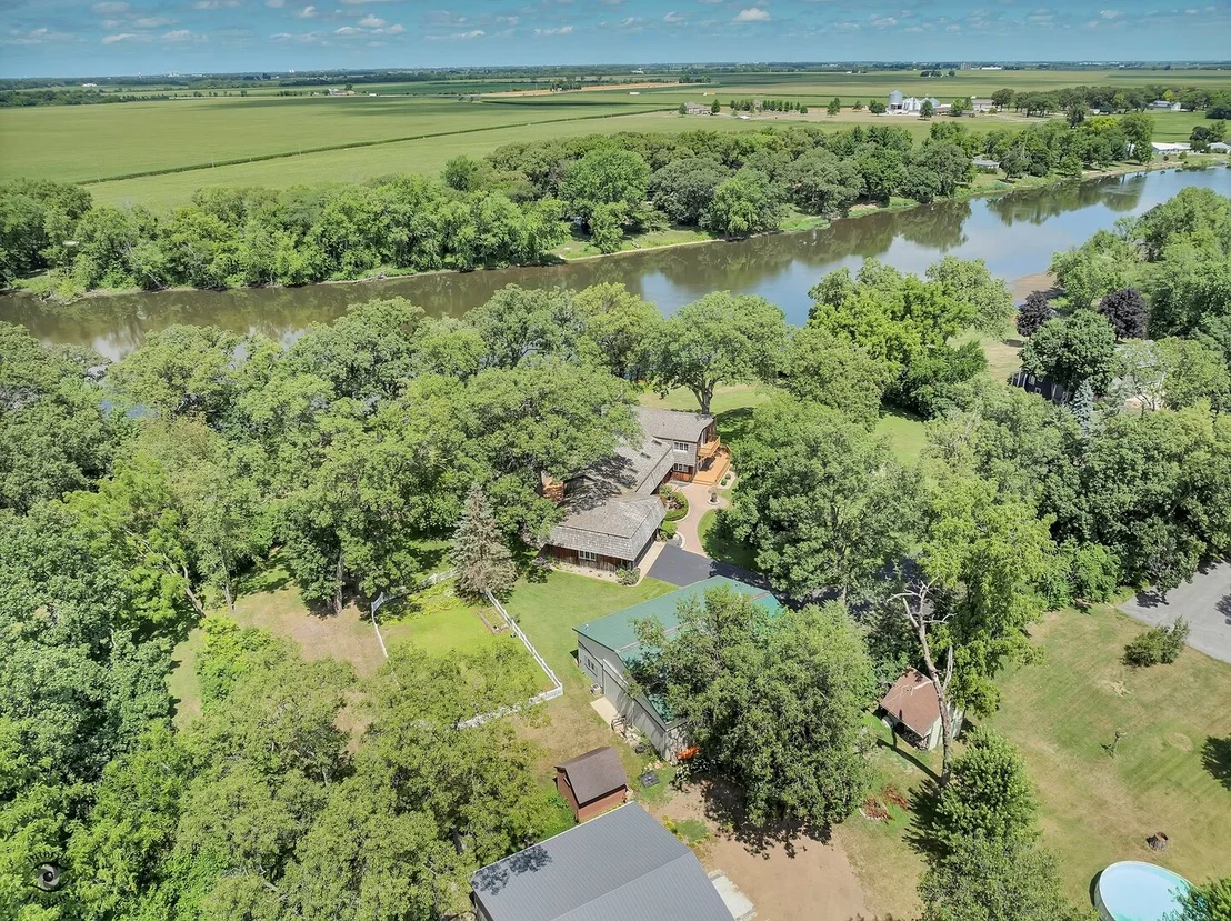 Photo of 864 Ash Drive