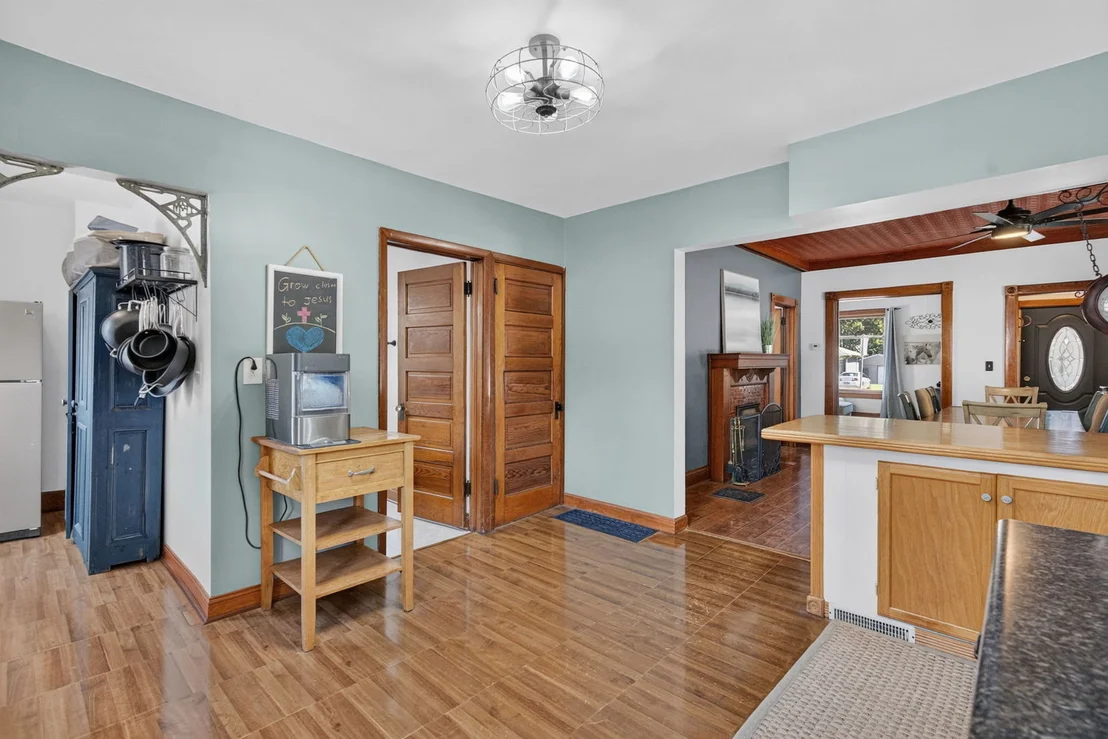 Photo of 105 N Main St