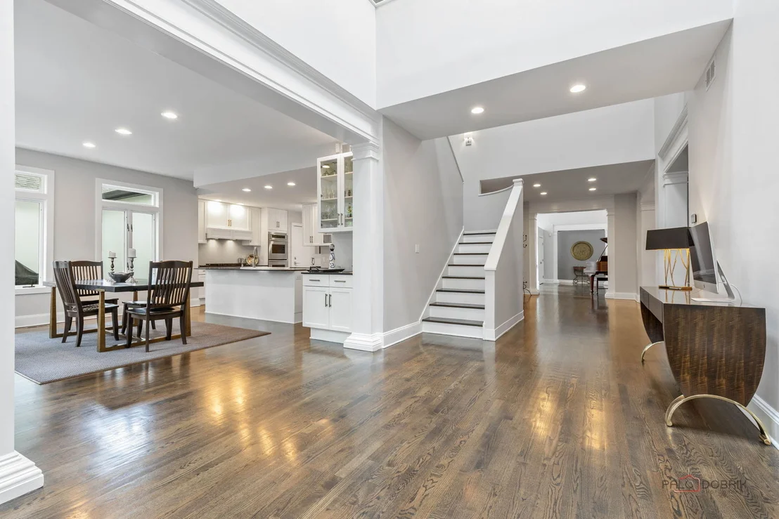 Photo of 790 W Deerpath Road