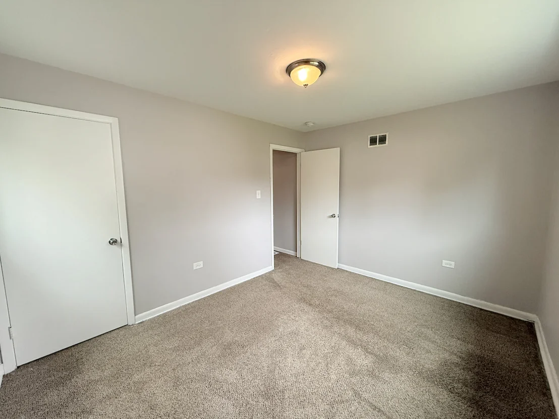 Photo of 14738 Blackstone Avenue