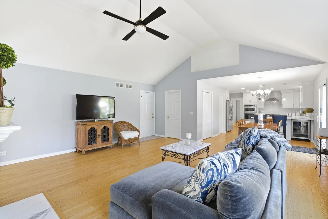 Photo of 1260 CROMWELL Lane