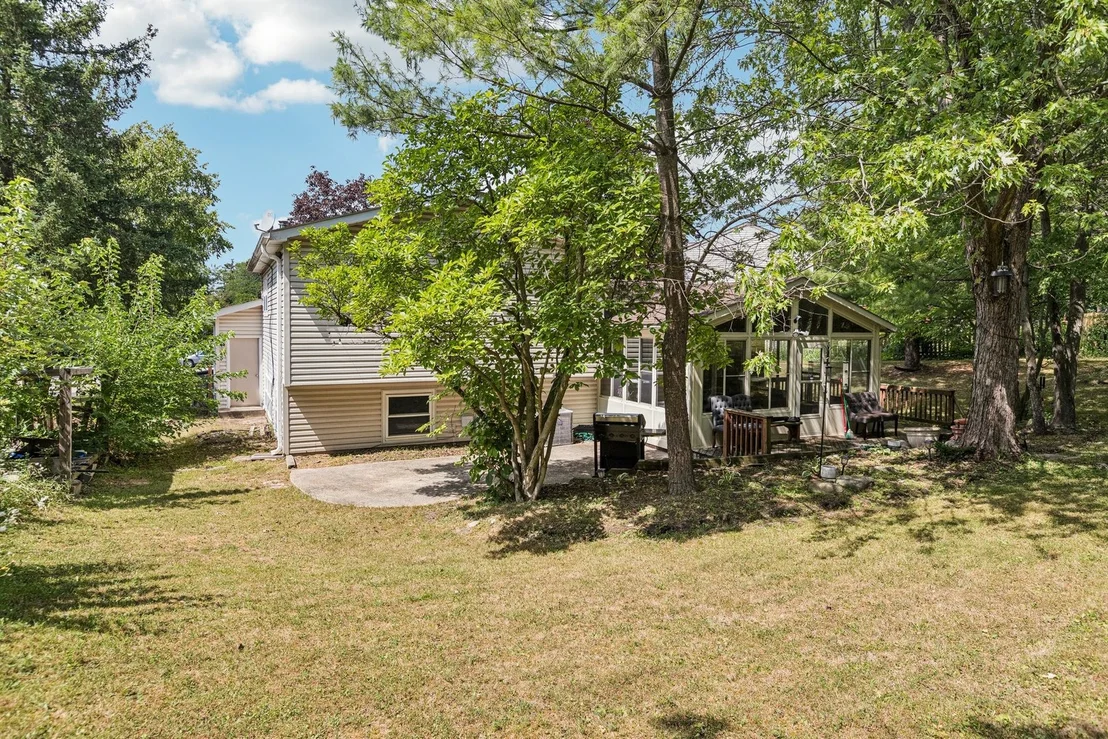 Photo of 710 Greenbriar Lane