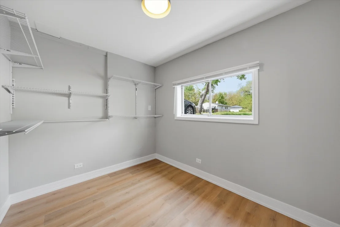 Photo of 16611 Marshfield Avenue