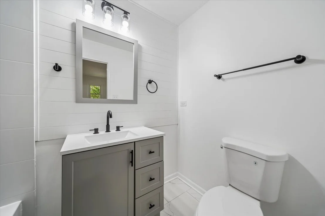 Photo of 15209 Linden Drive