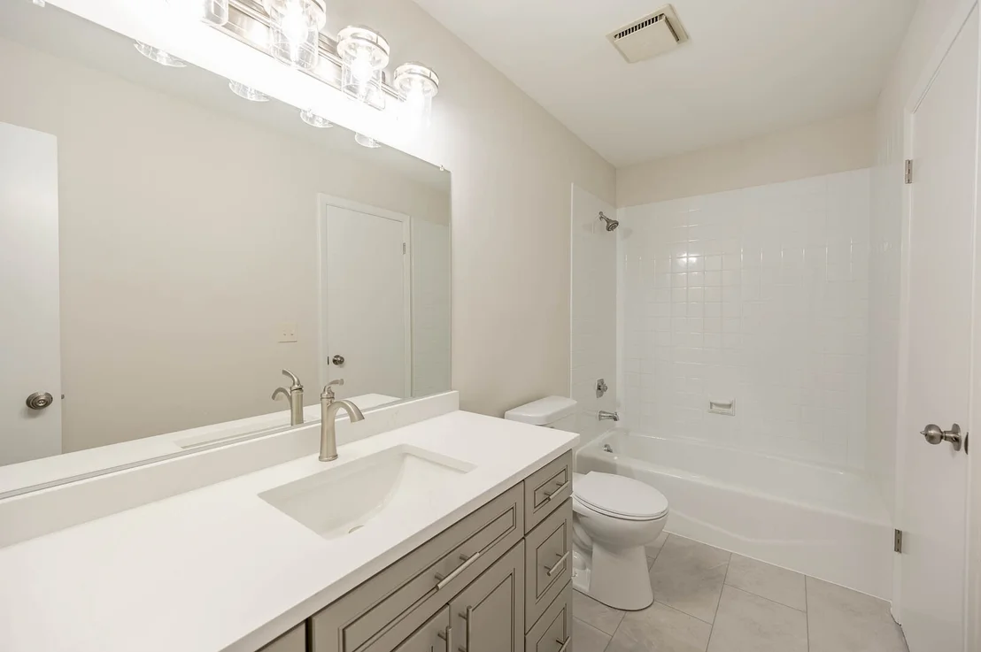 Photo of 1795 Kent Road