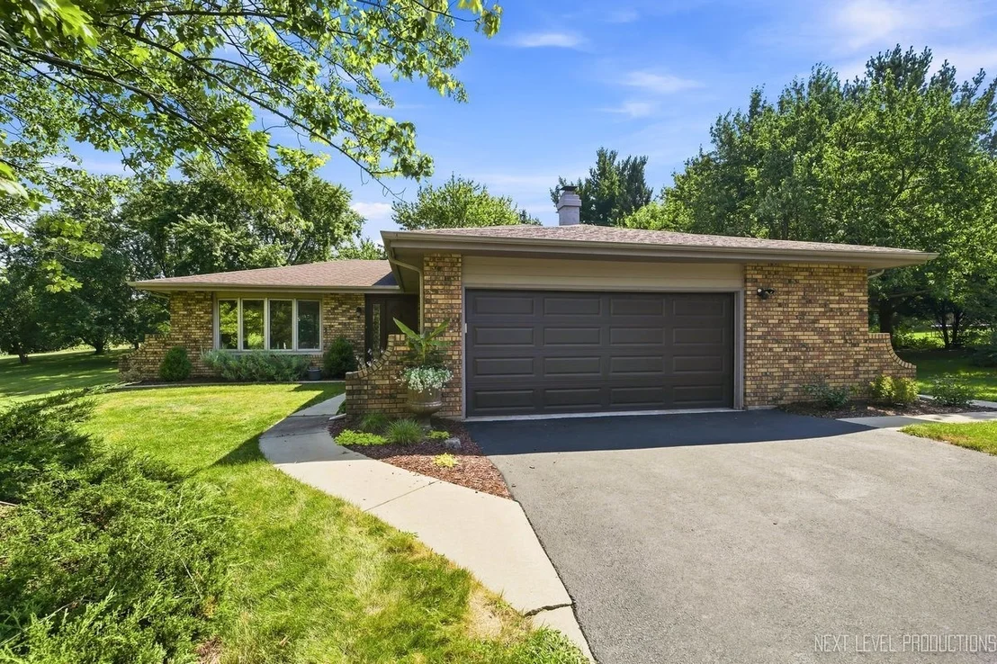 Photo of 4N849 White Pine Lane