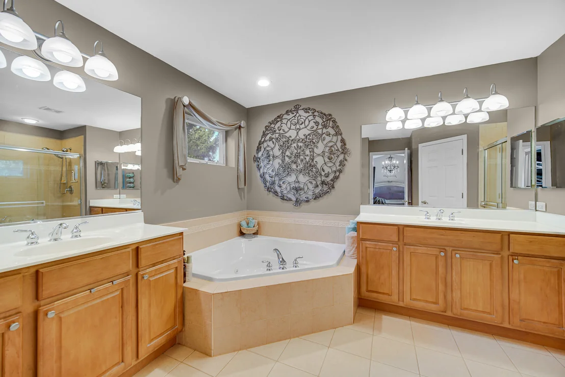 Photo of 385 Post Oak Circle