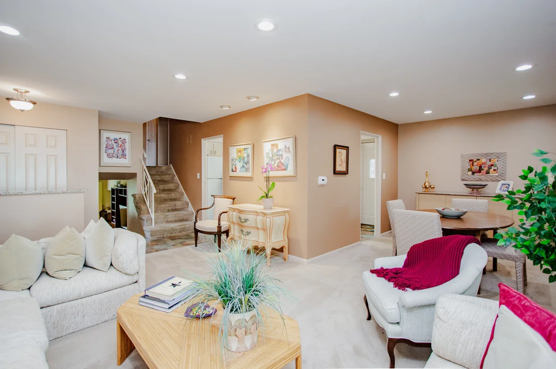Photo of 1133 KENTON Road