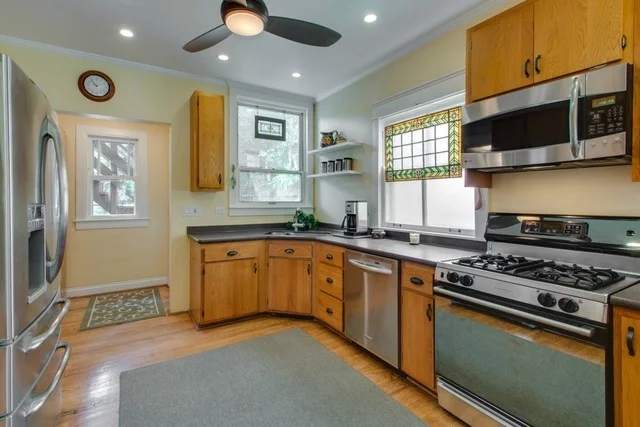 Photo of 1124 MAPLE Avenue