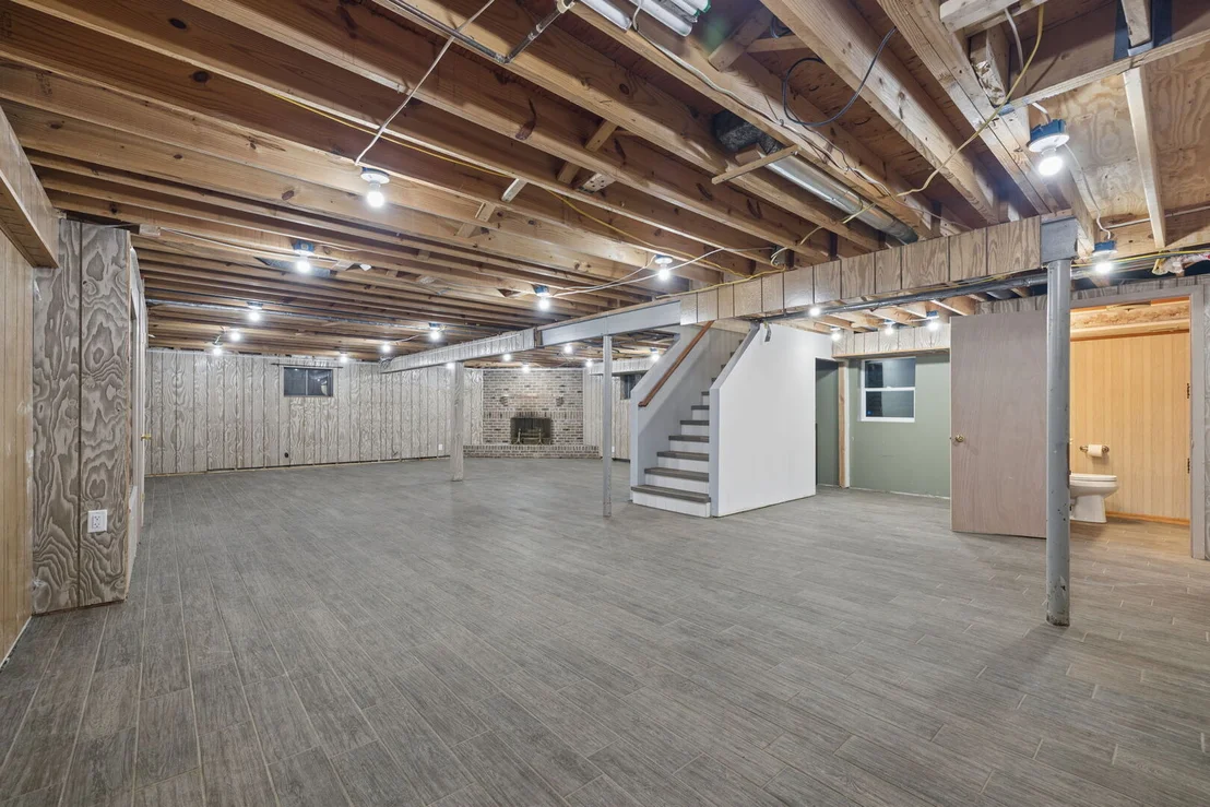 Photo of 702 N Pinecrest Road
