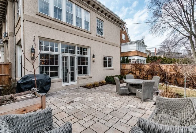 Photo of 1005 SHERIDAN Road